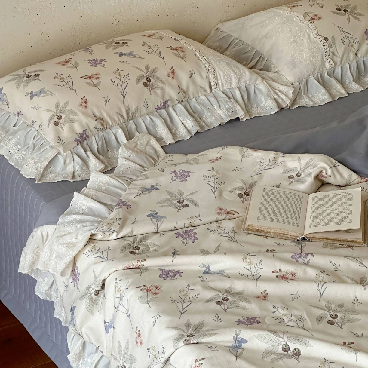 91家纺网 家纺一手货源 找家纺 觅糖家纺 2026新款亚麻夏被绗缝四件套 浅杏缀紫