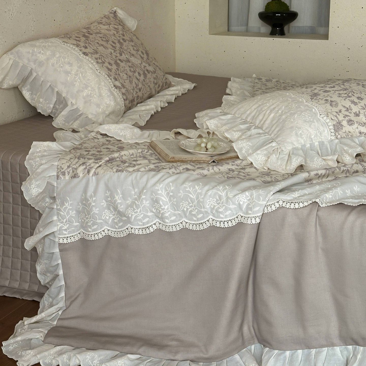 91家纺网 家纺一手货源 找家纺 觅糖家纺 2026新款亚麻夏被绗缝四件套 素影繁花