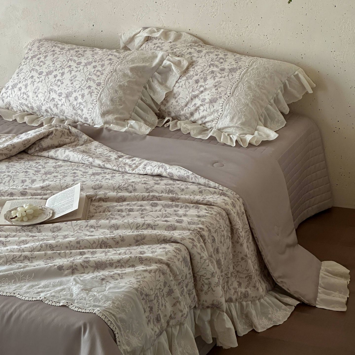 91家纺网 家纺一手货源 找家纺 觅糖家纺 2026新款亚麻夏被绗缝四件套 素影繁花