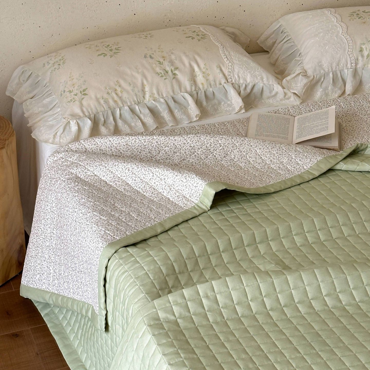 91家纺网 家纺一手货源 找家纺 觅糖家纺 2026新款亚麻夏被绗缝四件套 森屿晚风