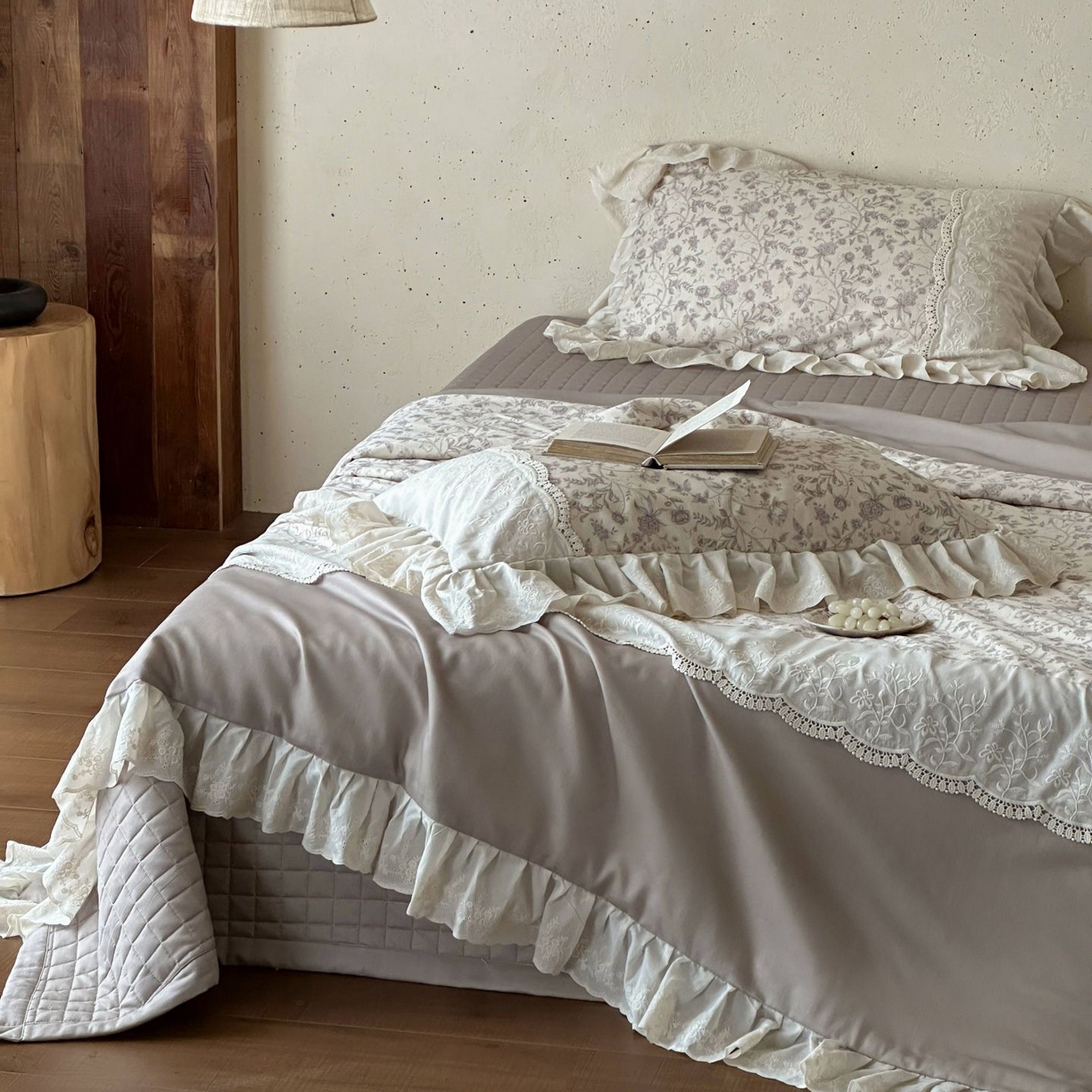 91家纺网 家纺一手货源 找家纺 觅糖家纺 2026新款亚麻夏被绗缝四件套 素影繁花