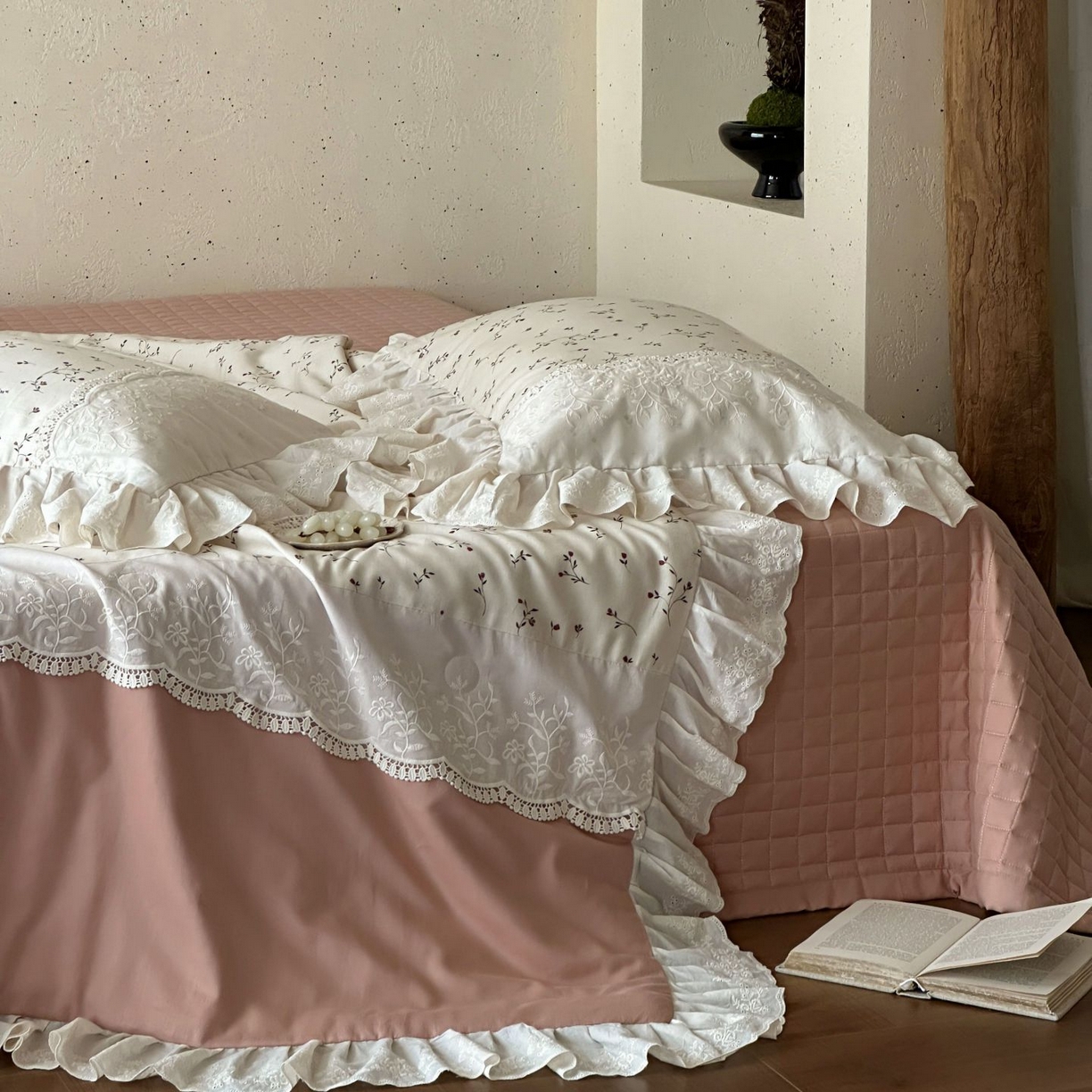 91家纺网 家纺一手货源 找家纺 觅糖家纺 2026新款亚麻夏被绗缝四件套 踏雪寻梅