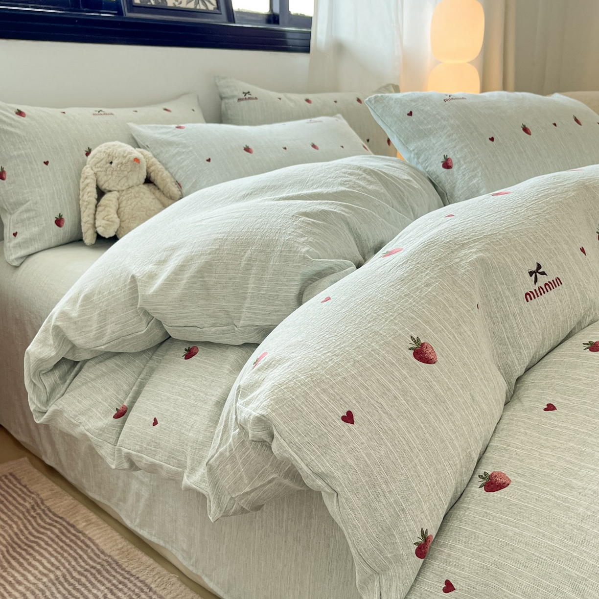 91家纺网 家纺一手货源 找家纺 蓝极人 2026新款色织水洗麻印花四件套 草莓绿