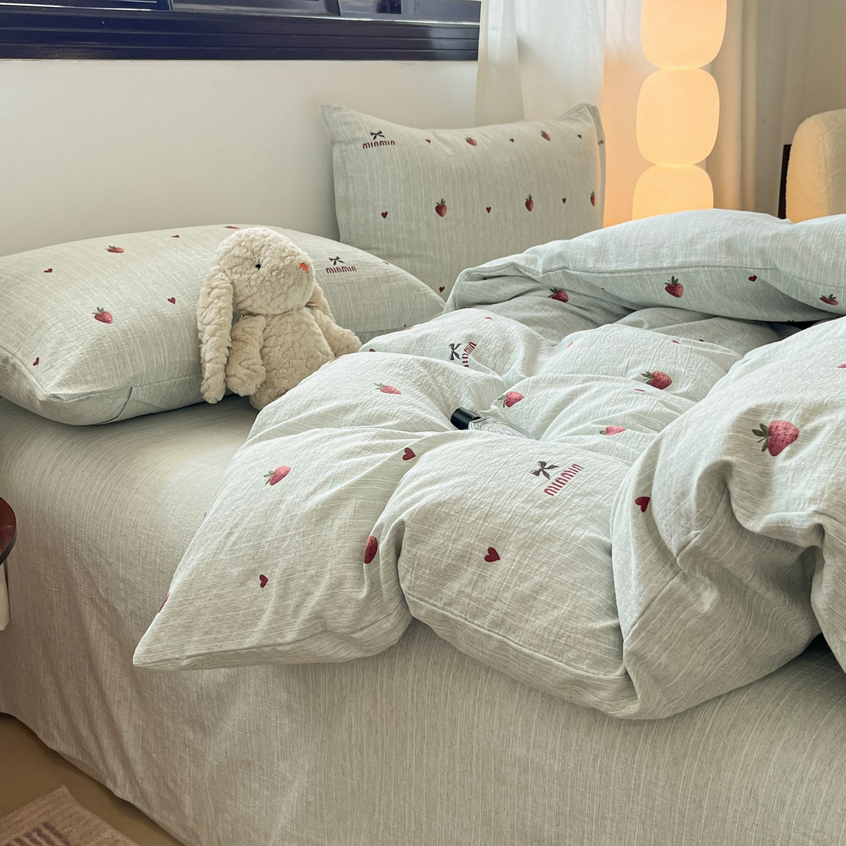 91家纺网 家纺一手货源 找家纺 蓝极人 2026新款色织水洗麻印花四件套 草莓绿