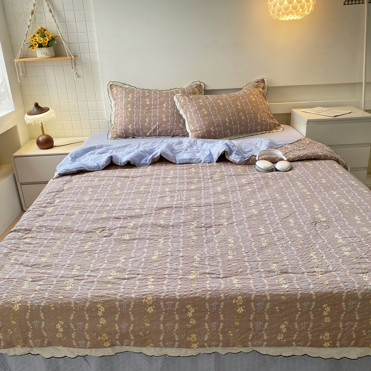 91家纺网 家纺一手货源 找家纺 恋尚羽家纺 2026新款韩版夏凉被空调被夏凉被四件套 情人节咖