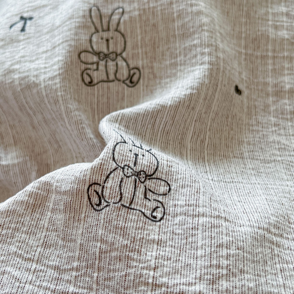 91家纺网 家纺一手货源 找家纺 蓝极人 2026新款色织水洗麻印花四件套 兔兔