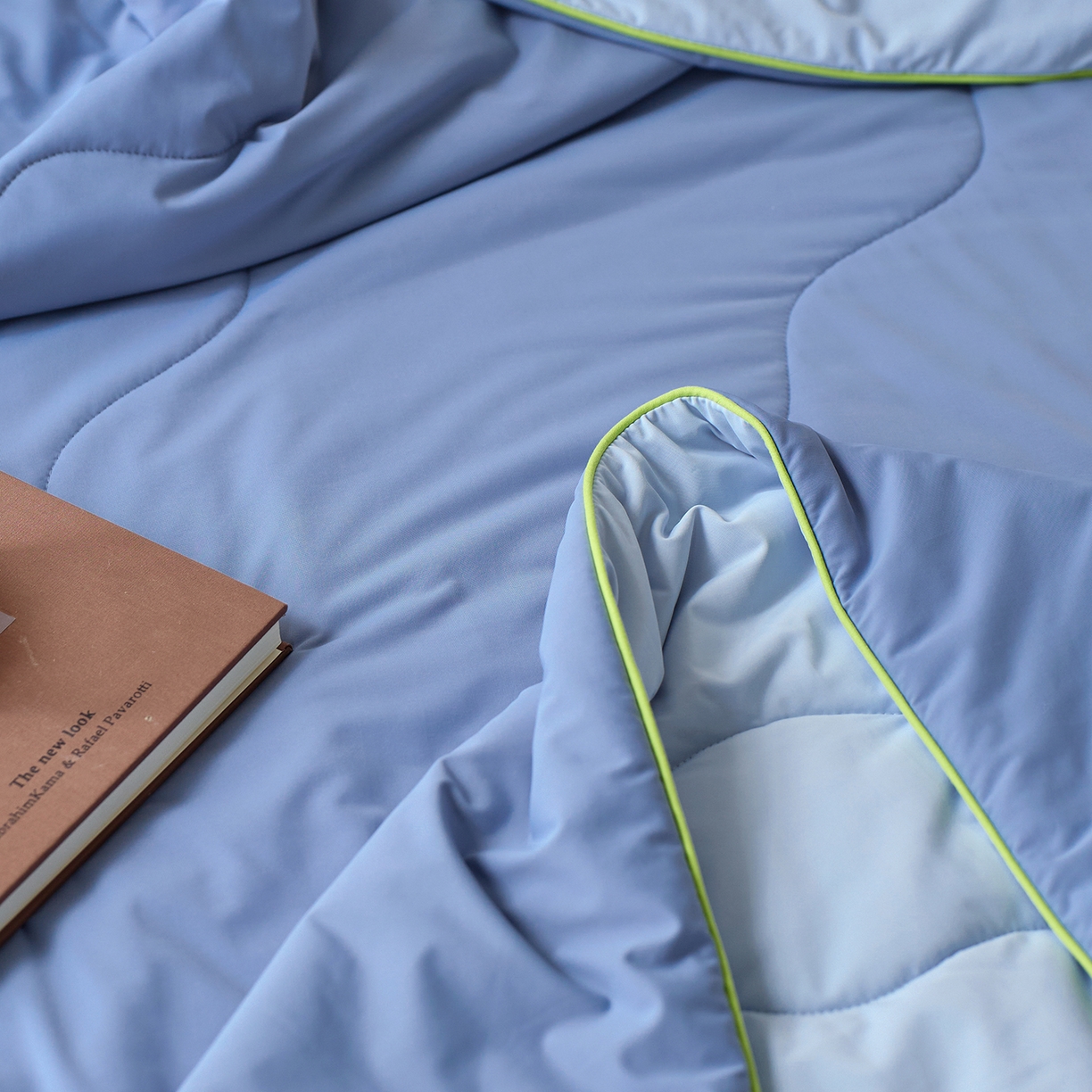 91家纺网 家纺一手货源 找家纺 丽笙被芯 2026新款奶皮冷感夏被夏凉被空调被 山野蓝