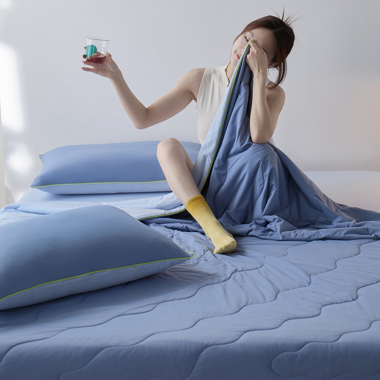 91家纺网 家纺一手货源 找家纺 丽笙被芯 2026新款奶皮冷感夏被夏凉被空调被 山野蓝