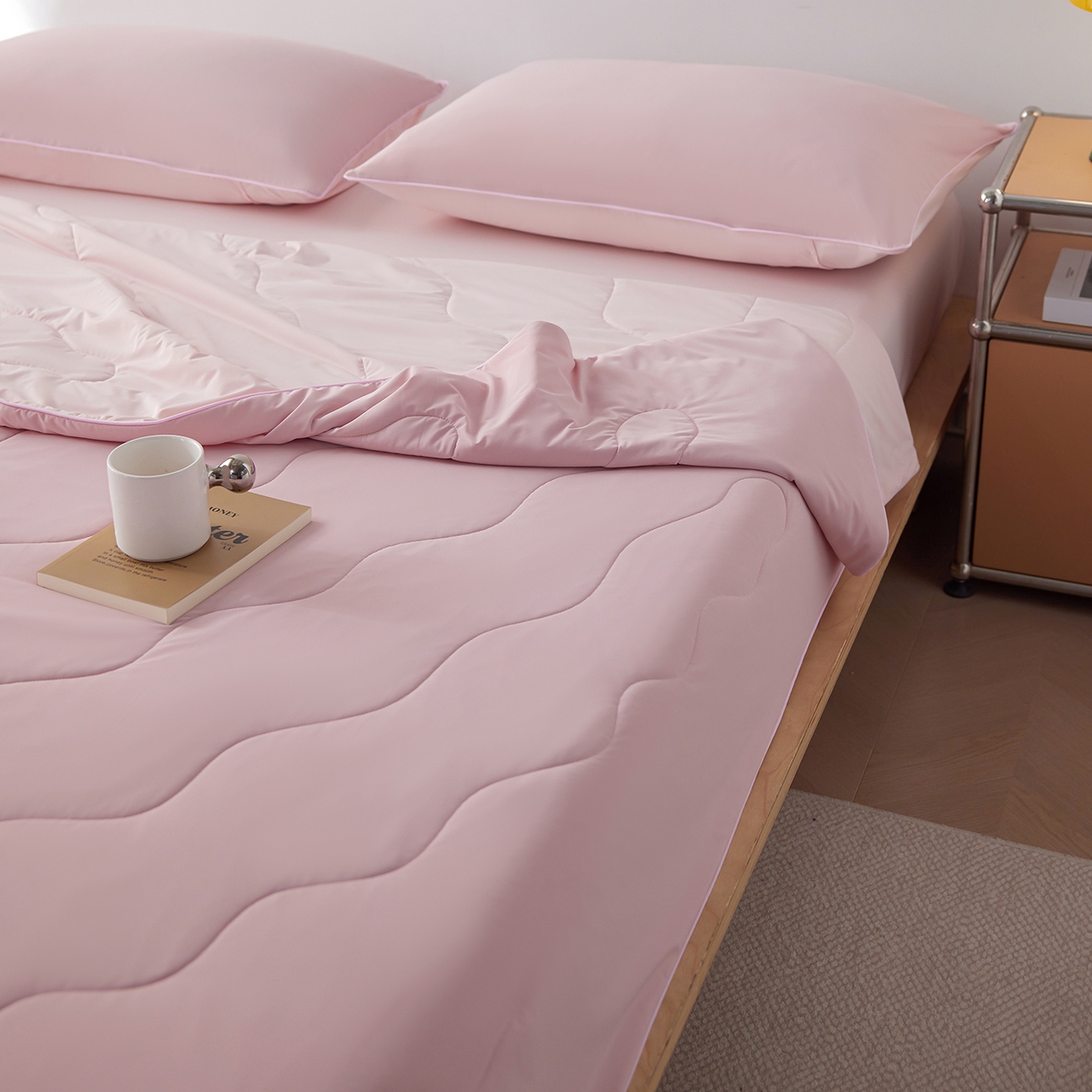 91家纺网 家纺一手货源 找家纺 丽笙被芯 2026新款奶皮冷感夏被夏凉被空调被 桃喜粉