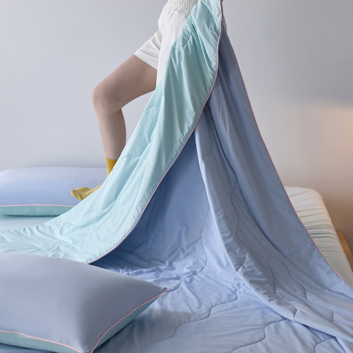 91家纺网 家纺一手货源 找家纺 丽笙被芯 2026新款奶皮冷感夏被夏凉被空调被 天空蓝