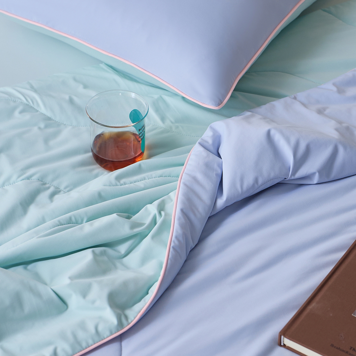 91家纺网 家纺一手货源 找家纺 丽笙被芯 2026新款奶皮冷感夏被夏凉被空调被 天空蓝