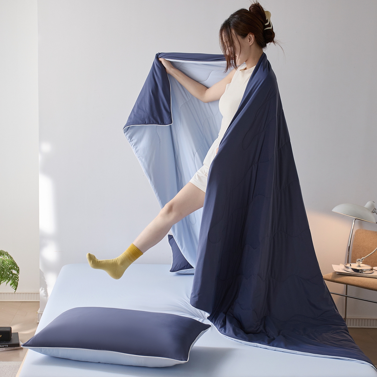 91家纺网 家纺一手货源 找家纺 丽笙被芯 2026新款奶皮冷感夏被夏凉被空调被 星夜蓝