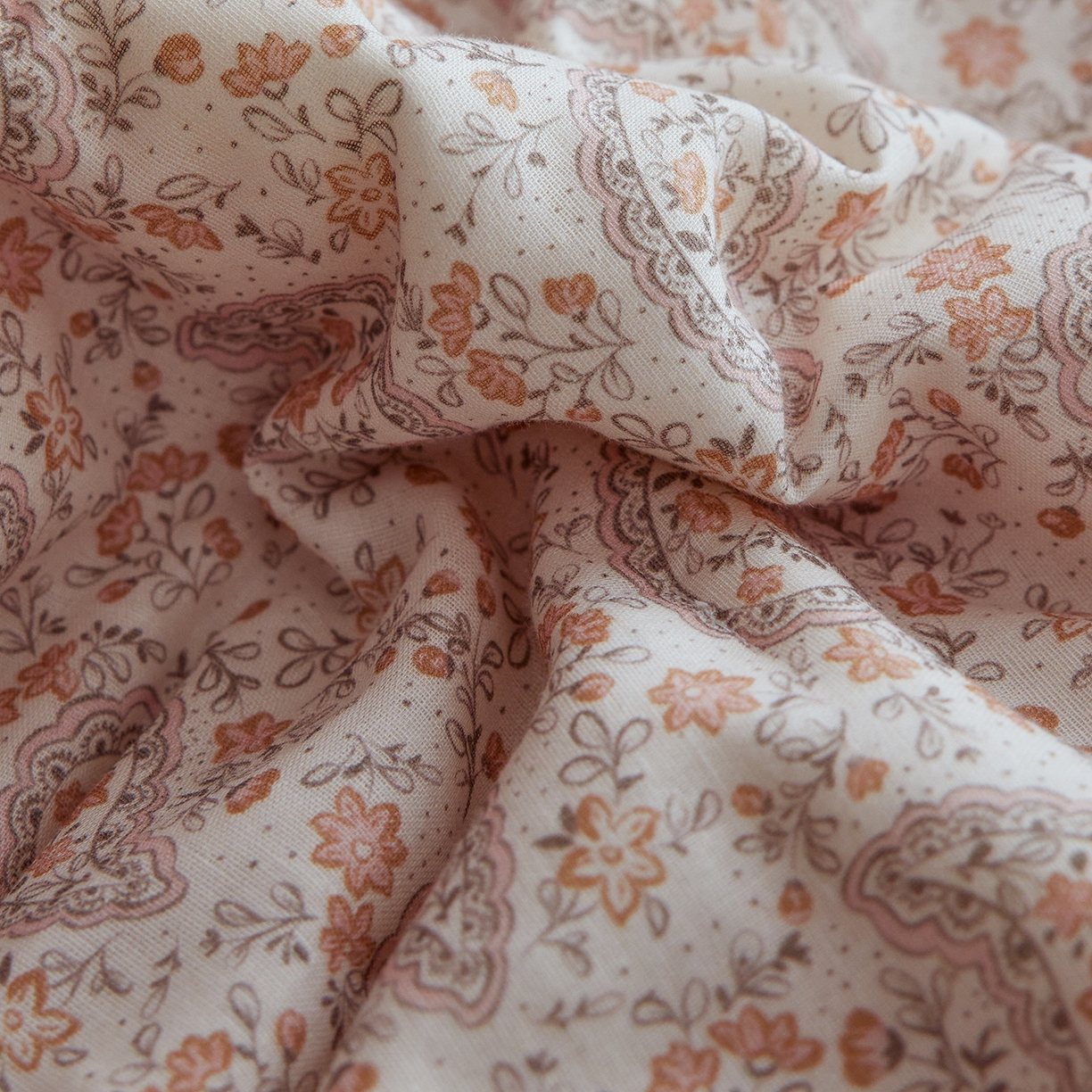 91家纺网 家纺一手货源 找家纺 丽笙被芯 2026新款全棉双层纱印花夏被夏凉被空调被 拉舍尔浅粉