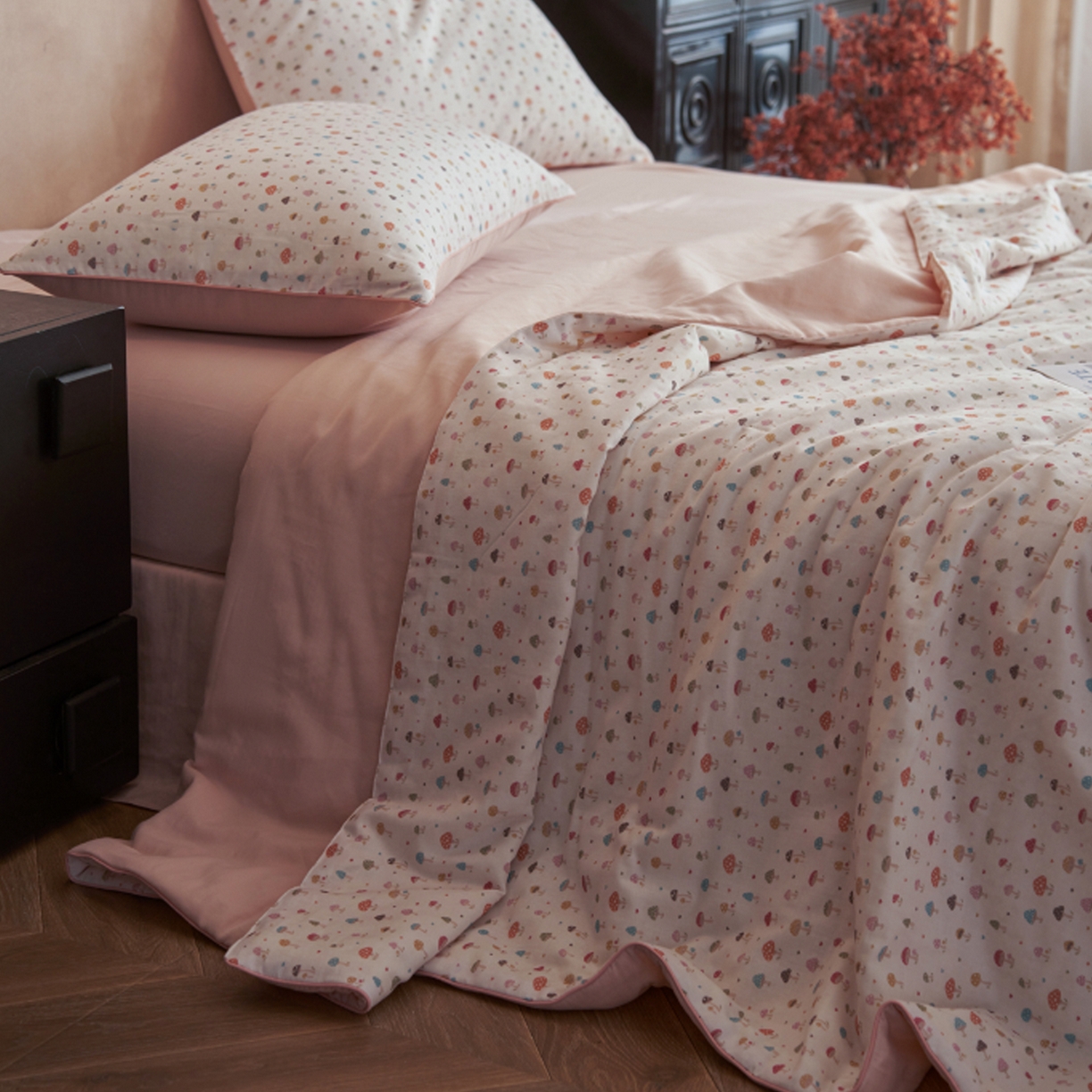 91家纺网 家纺一手货源 找家纺 丽笙被芯 2026新款全棉双层纱印花夏被夏凉被空调被 毛菇菇