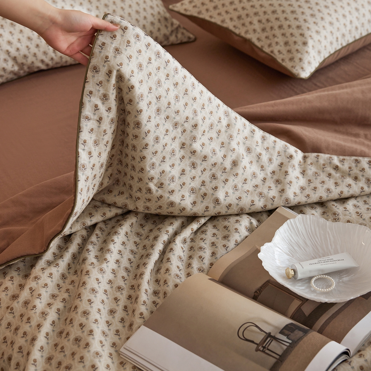 91家纺网 家纺一手货源 找家纺 丽笙被芯 2026新款全棉双层纱印花夏被夏凉被空调被 郁金香