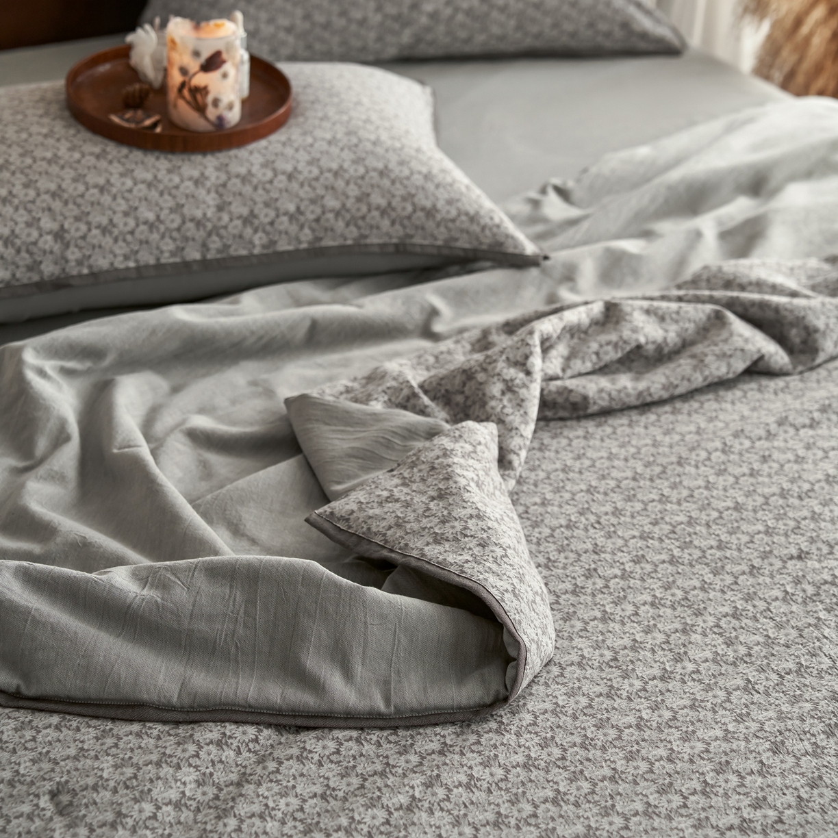 91家纺网 家纺一手货源 找家纺 丽笙被芯 2026新款全棉水洗色织提花PCM温控夏被夏凉被空调被 雏菊