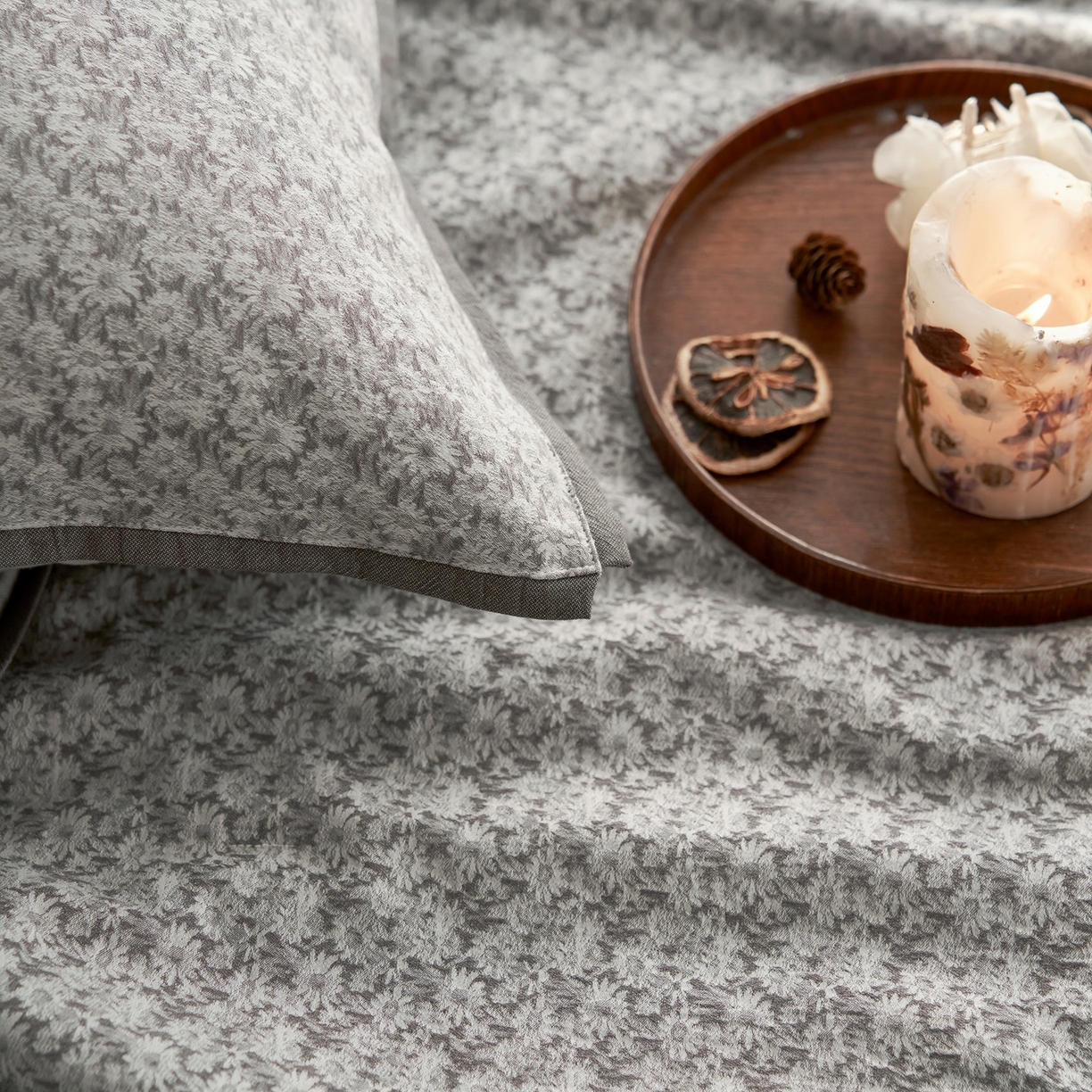 91家纺网 家纺一手货源 找家纺 丽笙被芯 2026新款全棉水洗色织提花PCM温控夏被夏凉被空调被 雏菊