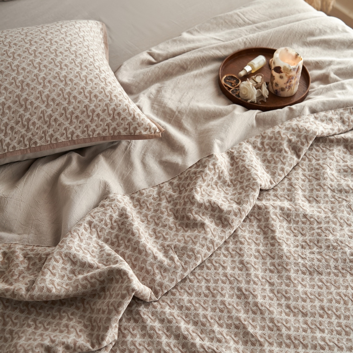 91家纺网 家纺一手货源 找家纺 丽笙被芯 2026新款全棉水洗色织提花PCM温控夏被夏凉被空调被 知陌