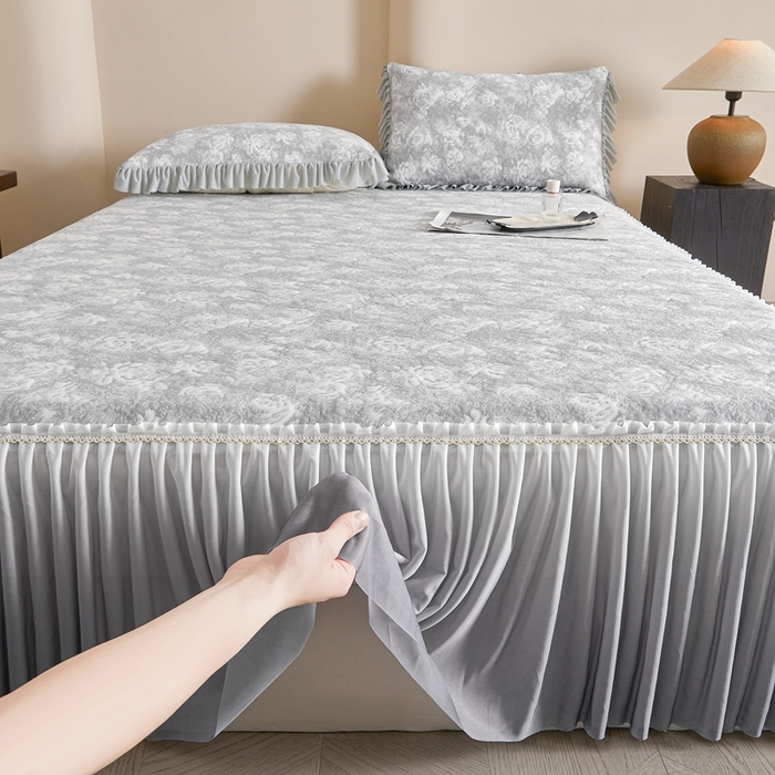 91家纺网 家纺一手货源 找家纺 诺梵家纺 2026新款PE冰豆豆冰丝凉席床裙款-玫瑰系列 灰玫瑰