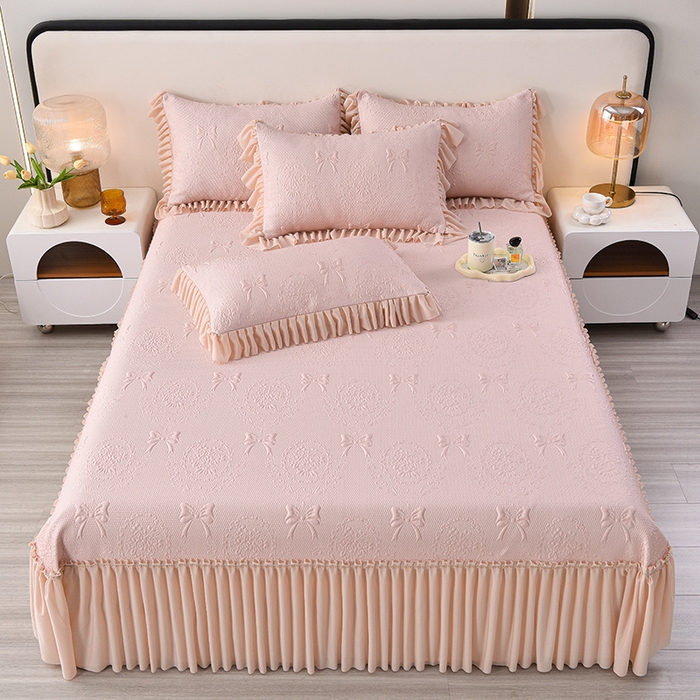 91家纺网 家纺一手货源 找家纺 诺梵家纺 2026新款 pe 乙纶立体提花凉豆豆席凉席床裙款【控价1.5米119 ；1.8米129；2.0米139】花蝶相拥-粉