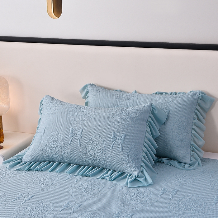 91家纺网 家纺一手货源 找家纺 诺梵家纺 2026新款 pe 乙纶立体提花凉豆豆席凉席床裙款【控价1.5米119 ；1.8米129；2.0米139】花蝶相拥-蓝