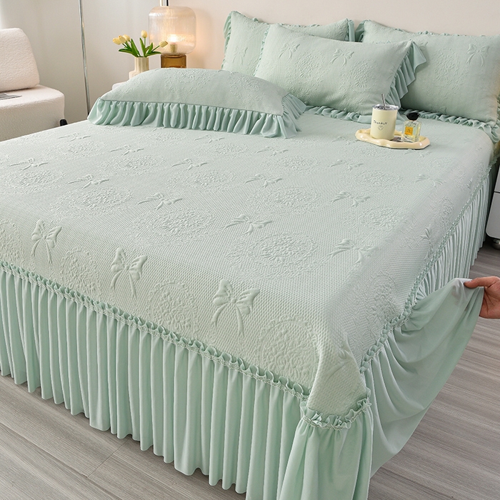 91家纺网 家纺一手货源 找家纺 诺梵家纺 2026新款 pe 乙纶立体提花凉豆豆席凉席床裙款【控价1.5米119 ；1.8米129；2.0米139】花蝶相拥-绿