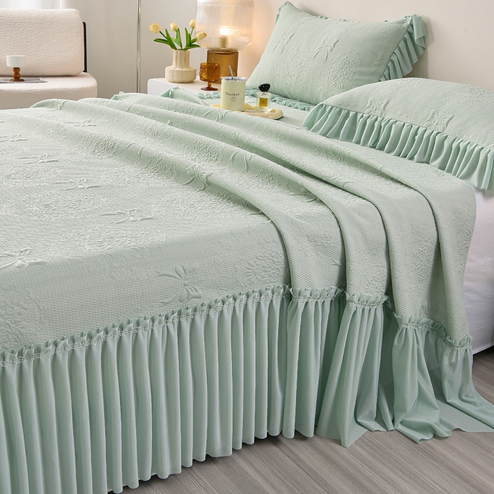 91家纺网 家纺一手货源 找家纺 诺梵家纺 2026新款 pe 乙纶立体提花凉豆豆席凉席床裙款【控价1.5米119 ；1.8米129；2.0米139】花蝶相拥-绿