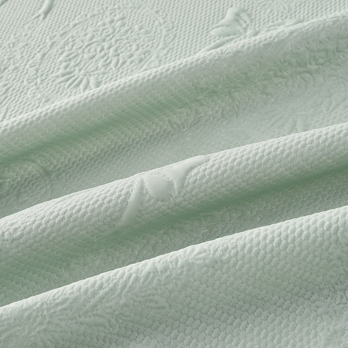 91家纺网 家纺一手货源 找家纺 诺梵家纺 2026新款 pe 乙纶立体提花凉豆豆席凉席床裙款【控价1.5米119 ；1.8米129；2.0米139】花蝶相拥-绿