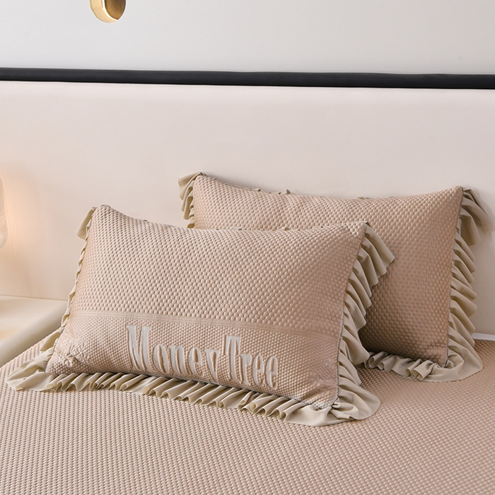 91家纺网 家纺一手货源 找家纺 诺梵家纺 2026新款 pe 乙纶立体提花凉豆豆席凉席床裙款【控价1.5米119 ；1.8米129；2.0米139】金钱树深咖