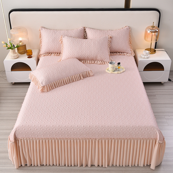 91家纺网 家纺一手货源 找家纺 诺梵家纺 2026新款 pe 乙纶立体提花凉豆豆席凉席床裙款【控价1.5米119 ；1.8米129；2.0米139】时尚空间-粉