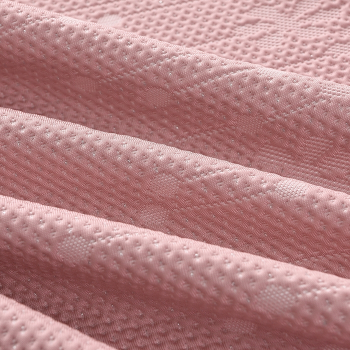 91家纺网 家纺一手货源 找家纺 诺梵家纺 2026新款 pe 乙纶立体提花凉豆豆席凉席床裙款【控价1.5米119 ；1.8米129；2.0米139】幸运草-粉