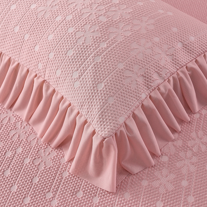 91家纺网 家纺一手货源 找家纺 诺梵家纺 2026新款 pe 乙纶立体提花凉豆豆席凉席床裙款【控价1.5米119 ；1.8米129；2.0米139】幸运草-粉