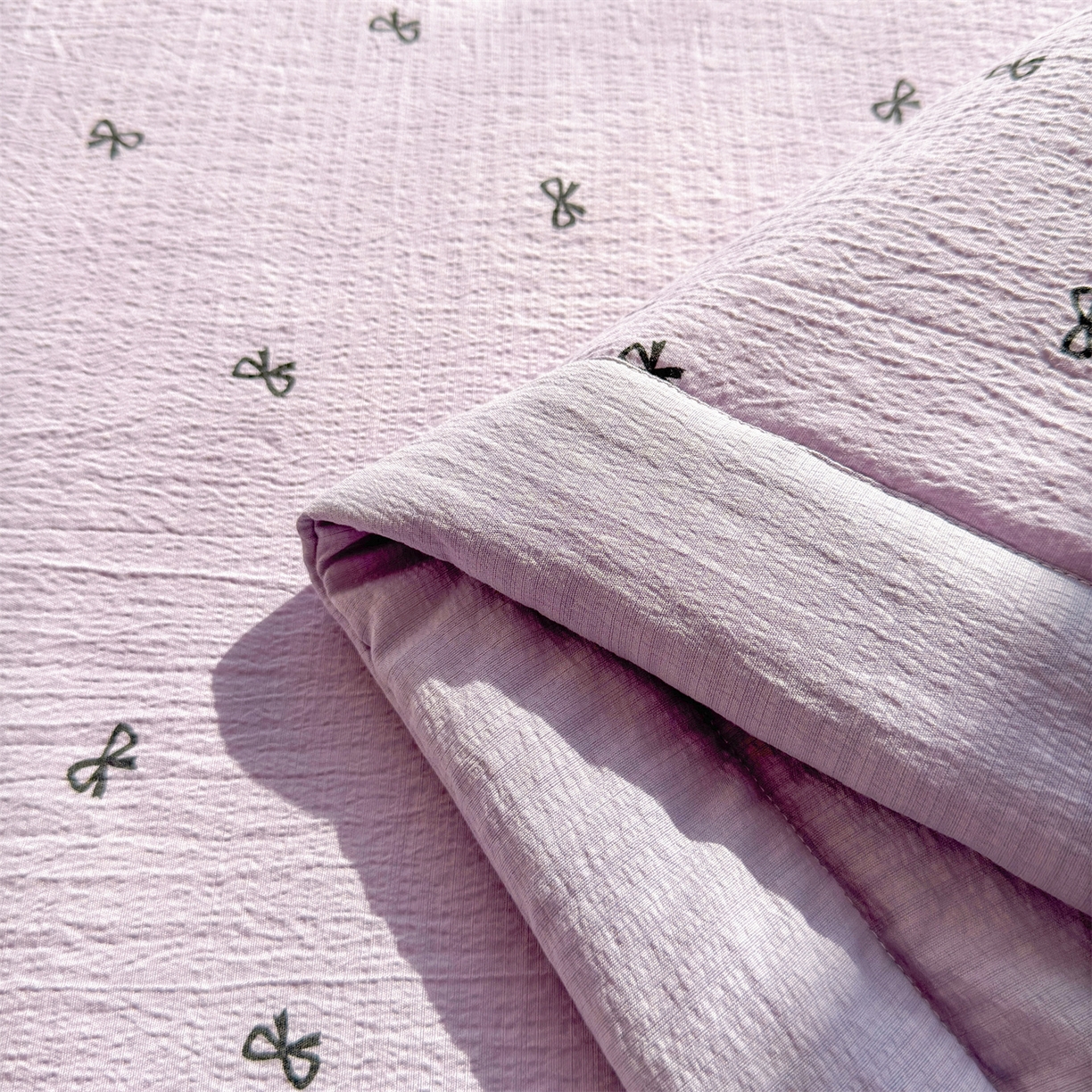 91家纺网 家纺一手货源 找家纺 晓时候 2026双层纱印花夏被四件套新疆棉花被可机洗夏凉被空调被夏季被子 蝴蝶结-紫