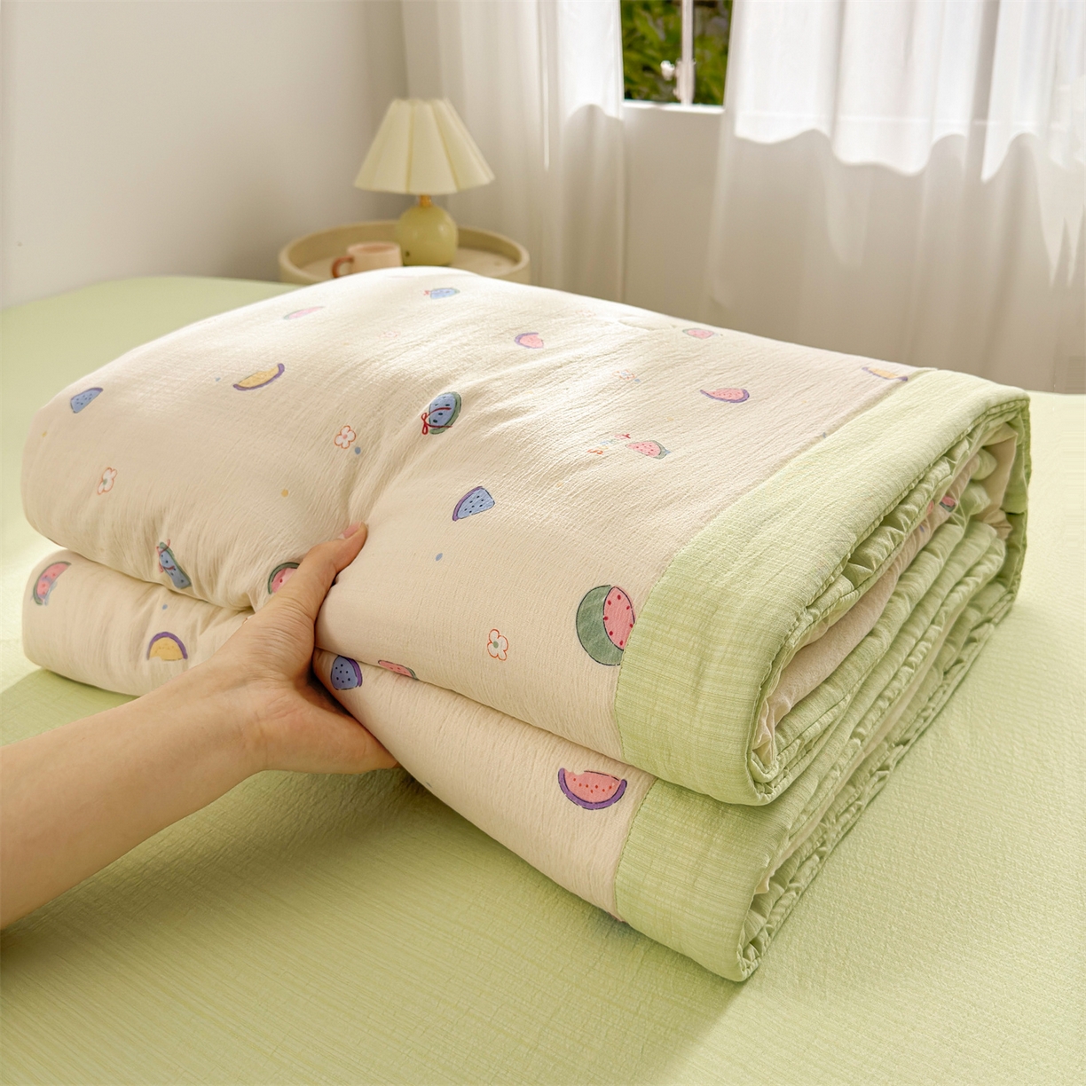91家纺网 家纺一手货源 找家纺 晓时候 2026双层纱印花夏被四件套新疆棉花被可机洗夏凉被空调被夏季被子 缤纷水果