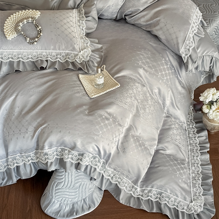 91家纺网 家纺一手货源 找家纺 首尔家纺 2026新款花边蕾丝提花水洗真丝天丝四件套 浮生若梦-浅云灰