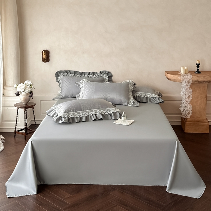 91家纺网 家纺一手货源 找家纺 首尔家纺 2026新款花边蕾丝提花水洗真丝天丝床盖款四件套 浮生若梦-浅云灰