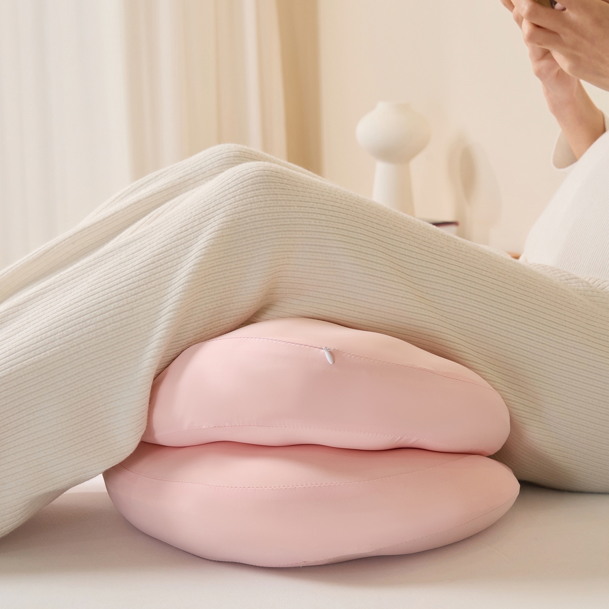 91家纺网 家纺一手货源 找家纺 （总）昕科 2026新款贝壳记忆棉孕妇腰靠枕-孕妇枕头宝宝趴睡枕芯