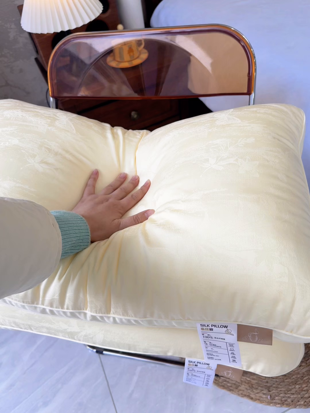 91家纺网 家纺一手货源 找家纺 （总）昕科 2026新款软黄金蚕丝枕-桑蚕丝枕芯提花蚕丝枕头
