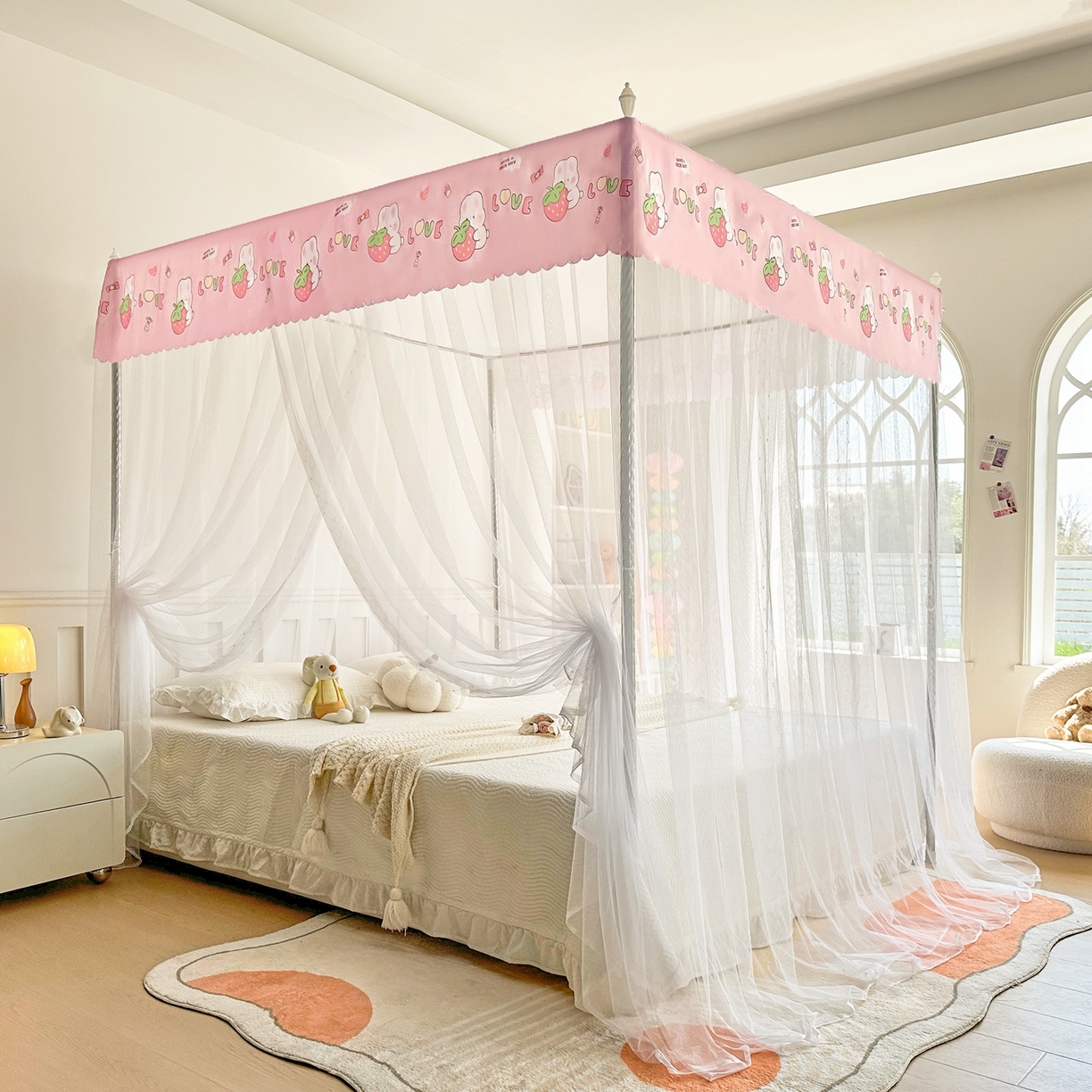 91家纺网 家纺一手货源 找家纺 永旺家纺 2026新款宫廷落地印花款蚊帐 草莓兔