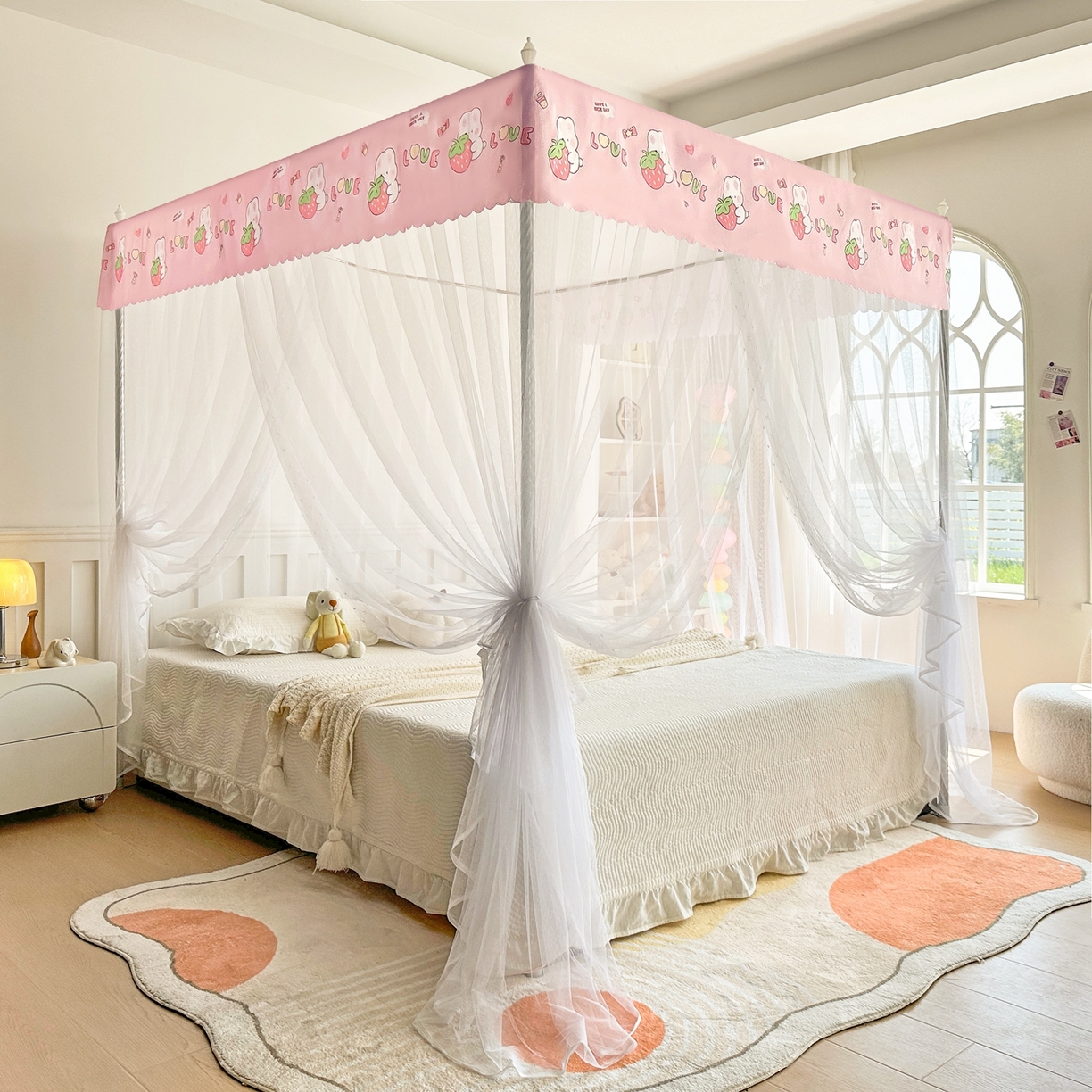 91家纺网 家纺一手货源 找家纺 永旺家纺 2026新款宫廷落地印花款蚊帐 草莓兔