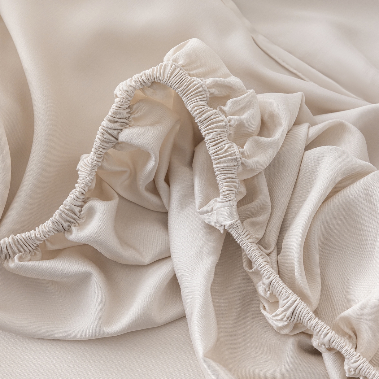 91家纺网 家纺一手货源 找家纺 轩和家居 2026新款竹浆纤维纯色单床笠系列 奶咖