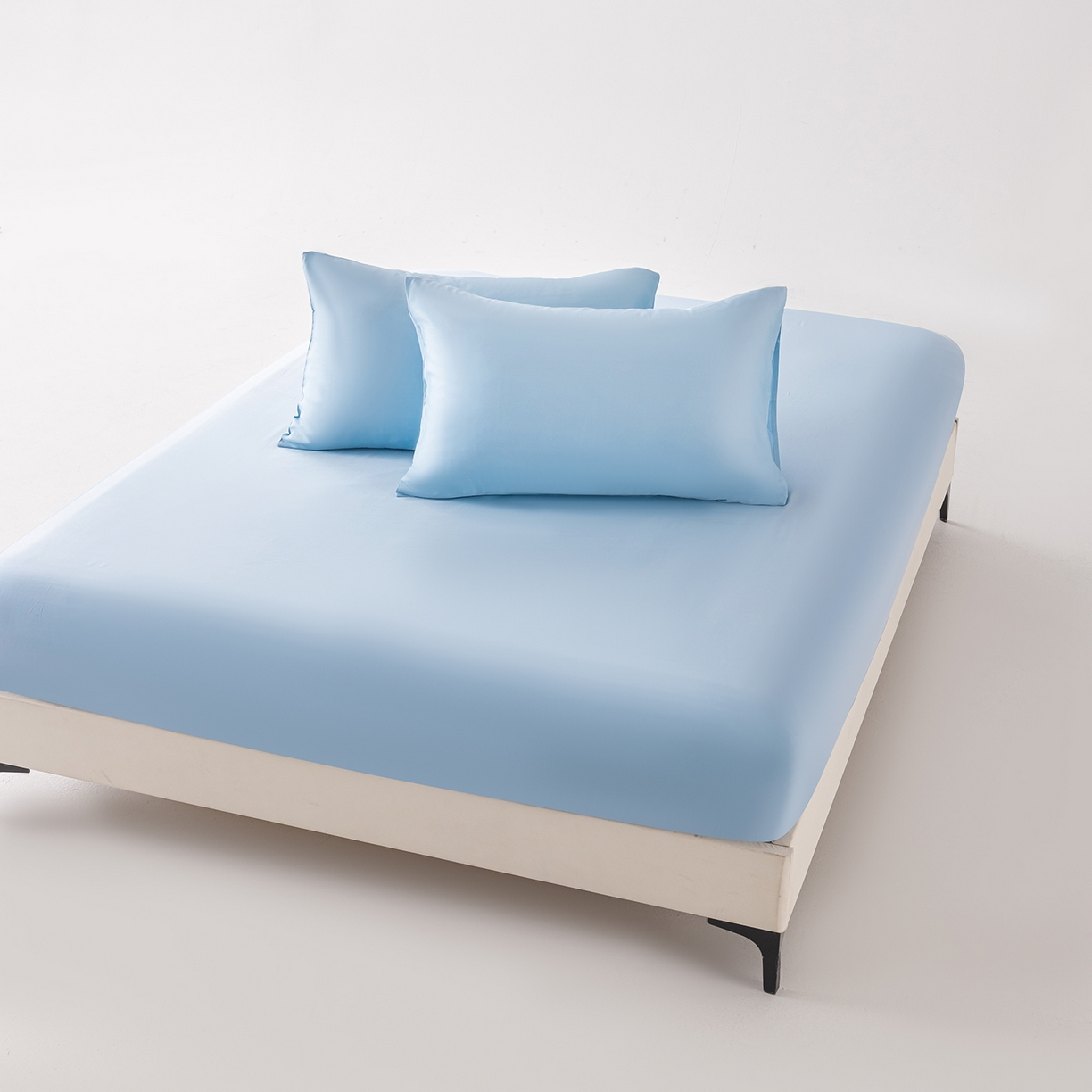 91家纺网 家纺一手货源 找家纺 轩和家居 2026新款竹浆纤维纯色单床笠系列 天蓝