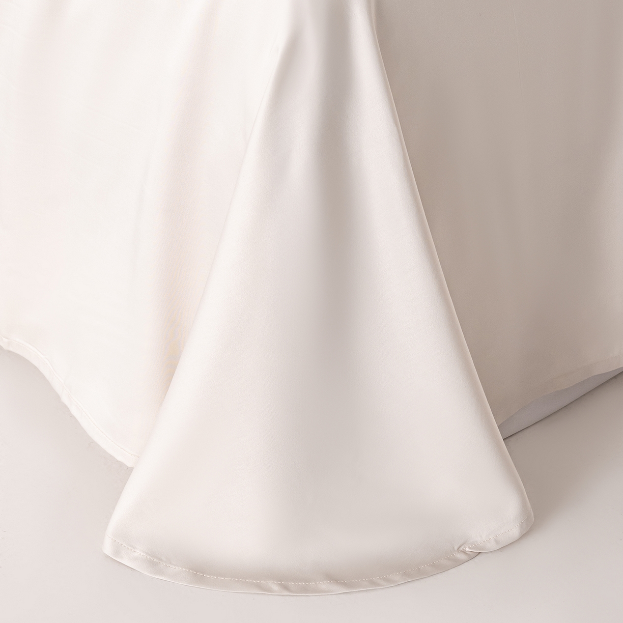 91家纺网 家纺一手货源 找家纺 轩和家居 2026新款竹浆纤维纯色单品床单系列 奶咖