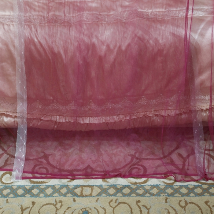 91家纺网 家纺一手货源 找家纺 永旺家纺 2026新款宫廷落地三门开蚊帐--春暖花开 红豆沙