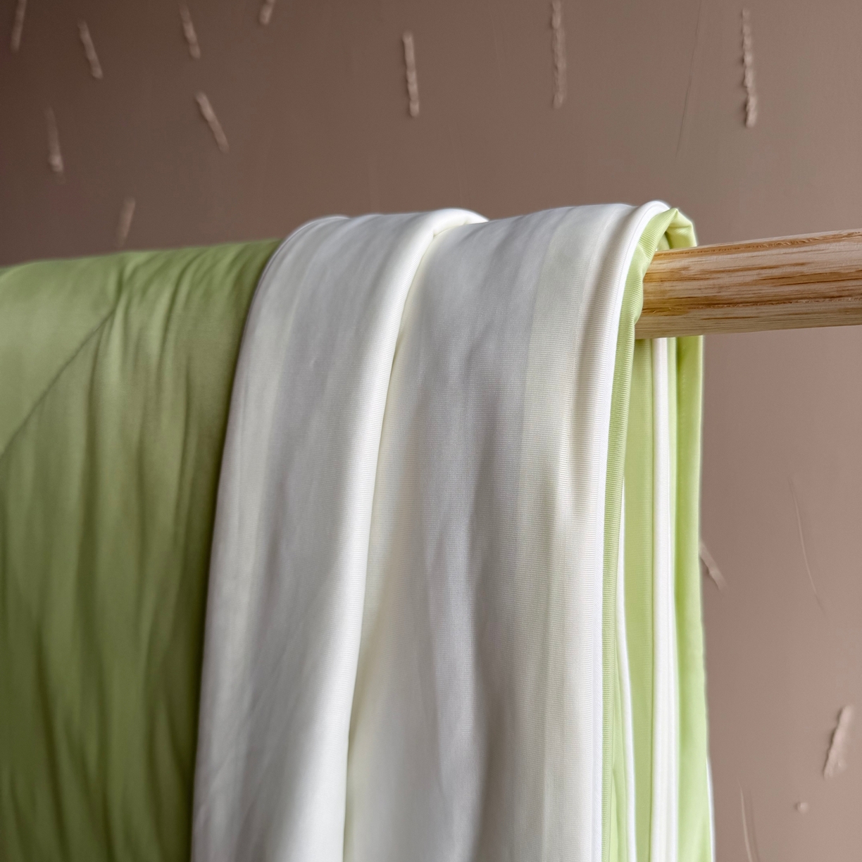 91家纺网 家纺一手货源 找家纺 莱豫家纺 2026春夏新款A类凉感小冰皮夏凉被夏被空调被 薄荷奶绿