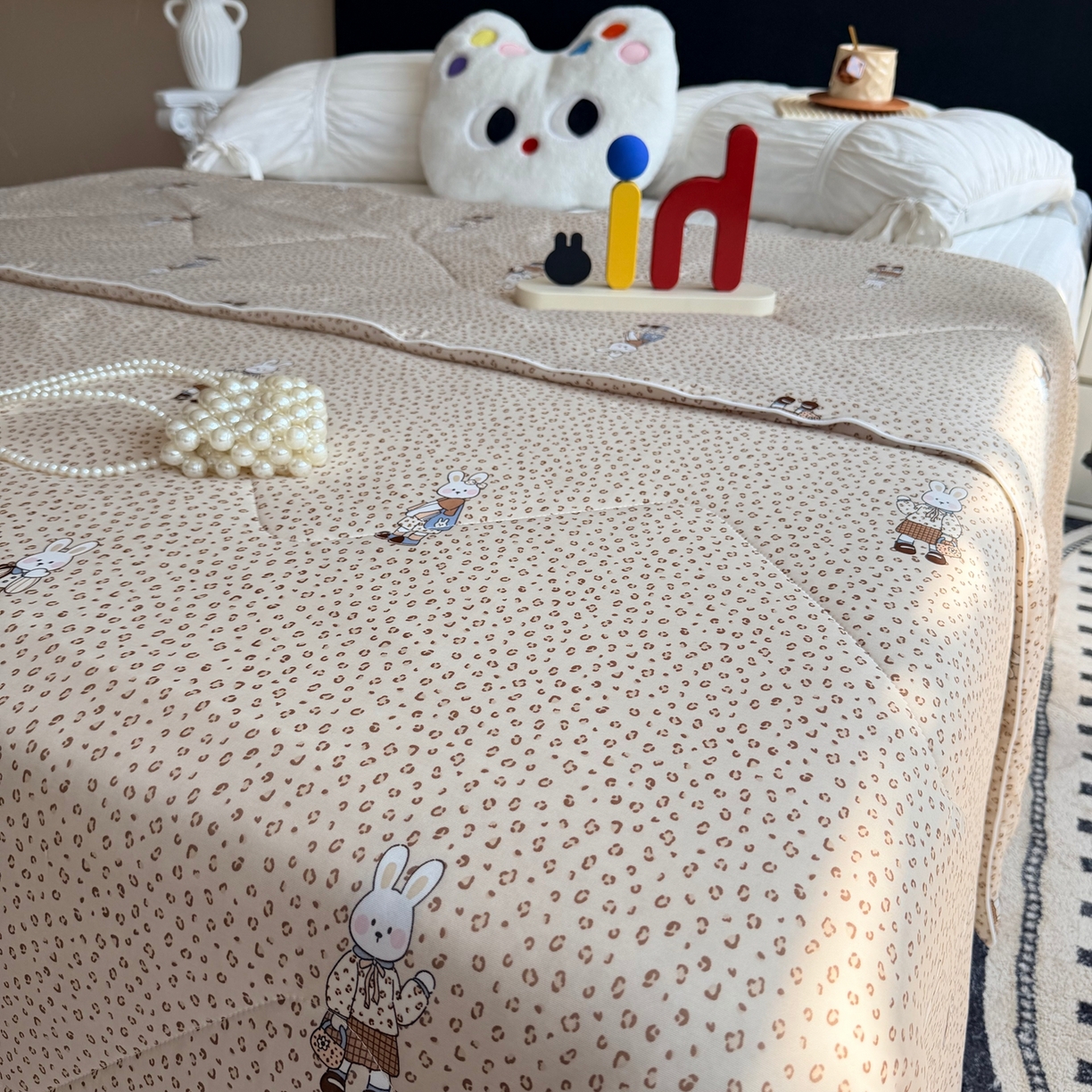 91家纺网 家纺一手货源 找家纺 莱豫家纺 2026春夏新款A类凉感小冰皮夏凉被夏被空调被 豹纹小兔