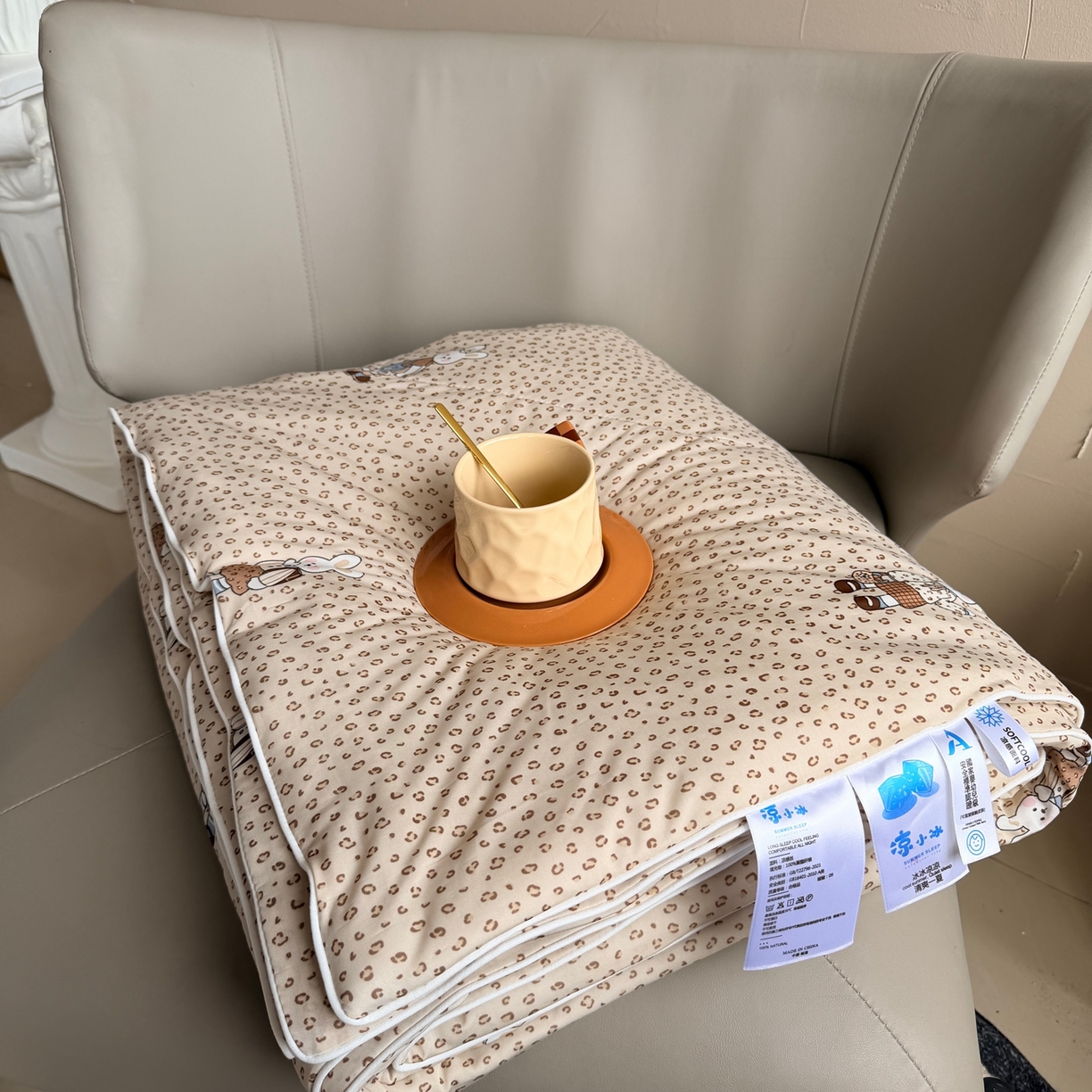 91家纺网 家纺一手货源 找家纺 莱豫家纺 2026春夏新款A类凉感小冰皮夏凉被夏被空调被 豹纹小兔