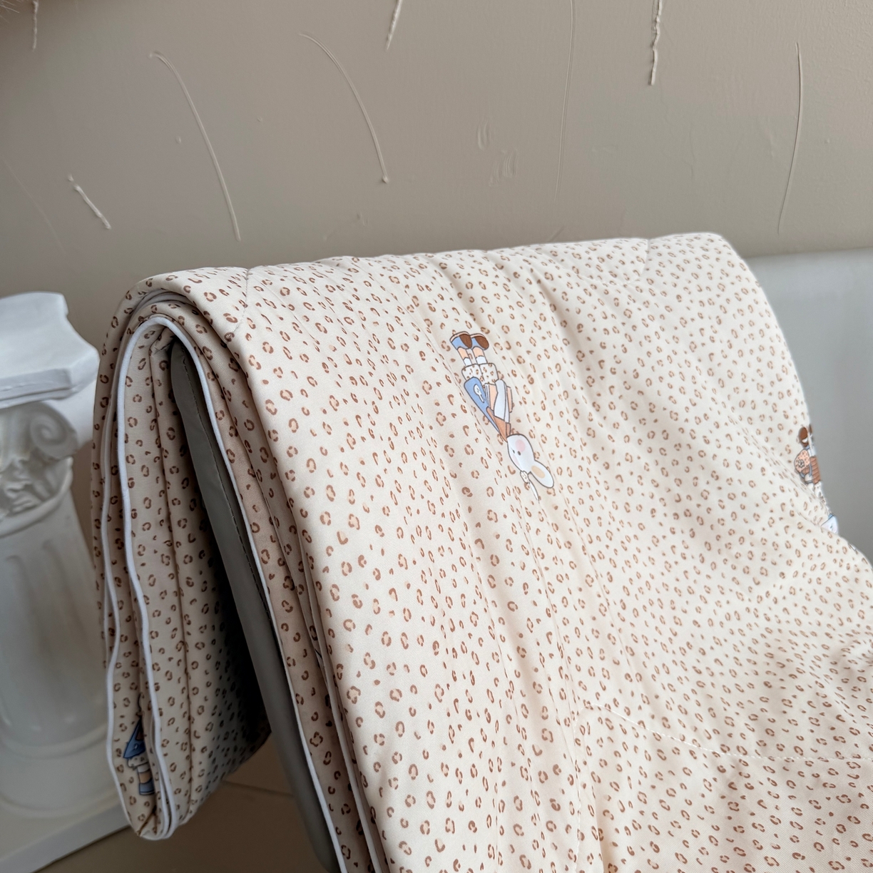 91家纺网 家纺一手货源 找家纺 莱豫家纺 2026春夏新款A类凉感小冰皮夏凉被夏被空调被 豹纹小兔