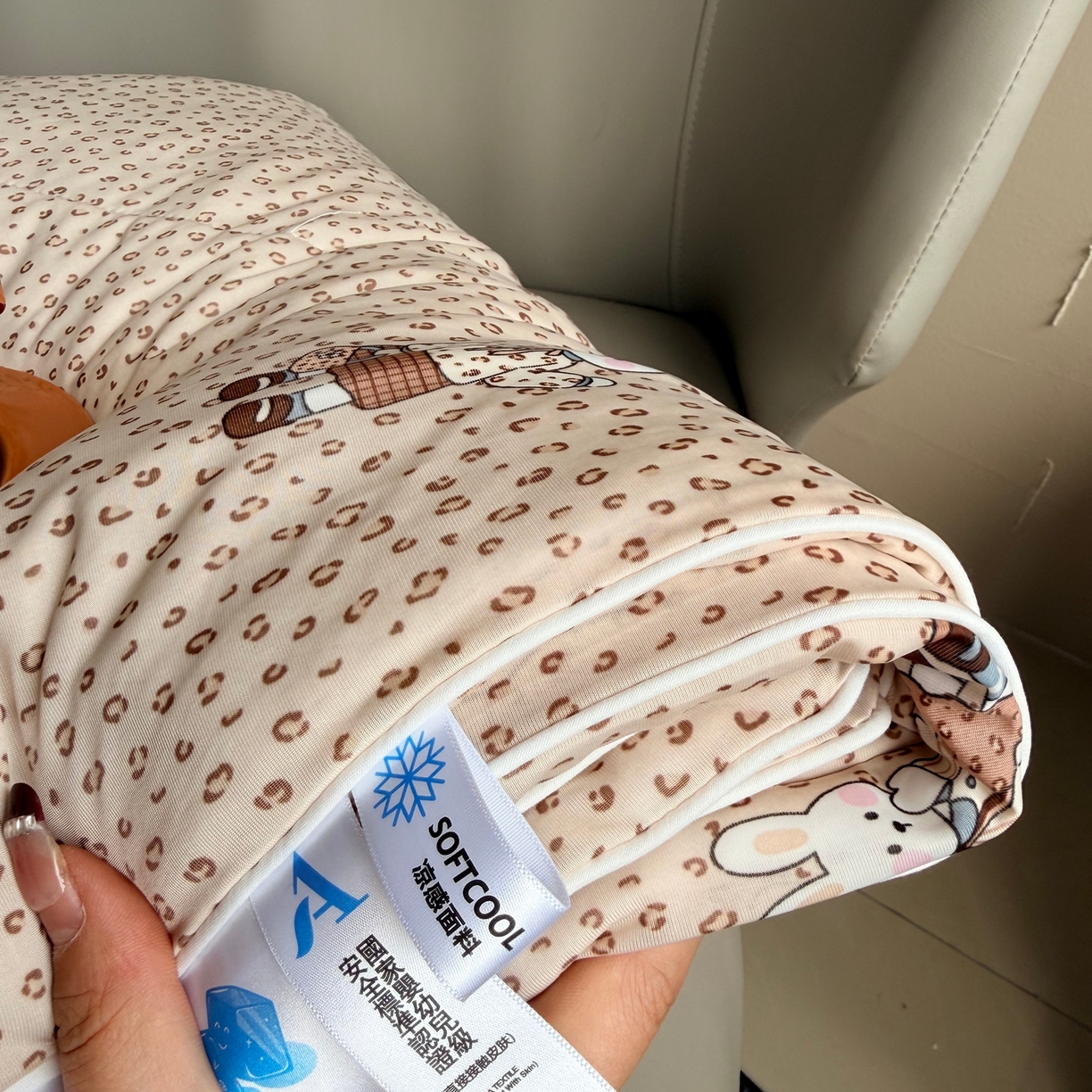 91家纺网 家纺一手货源 找家纺 莱豫家纺 2026春夏新款A类凉感小冰皮夏凉被夏被空调被 豹纹小兔