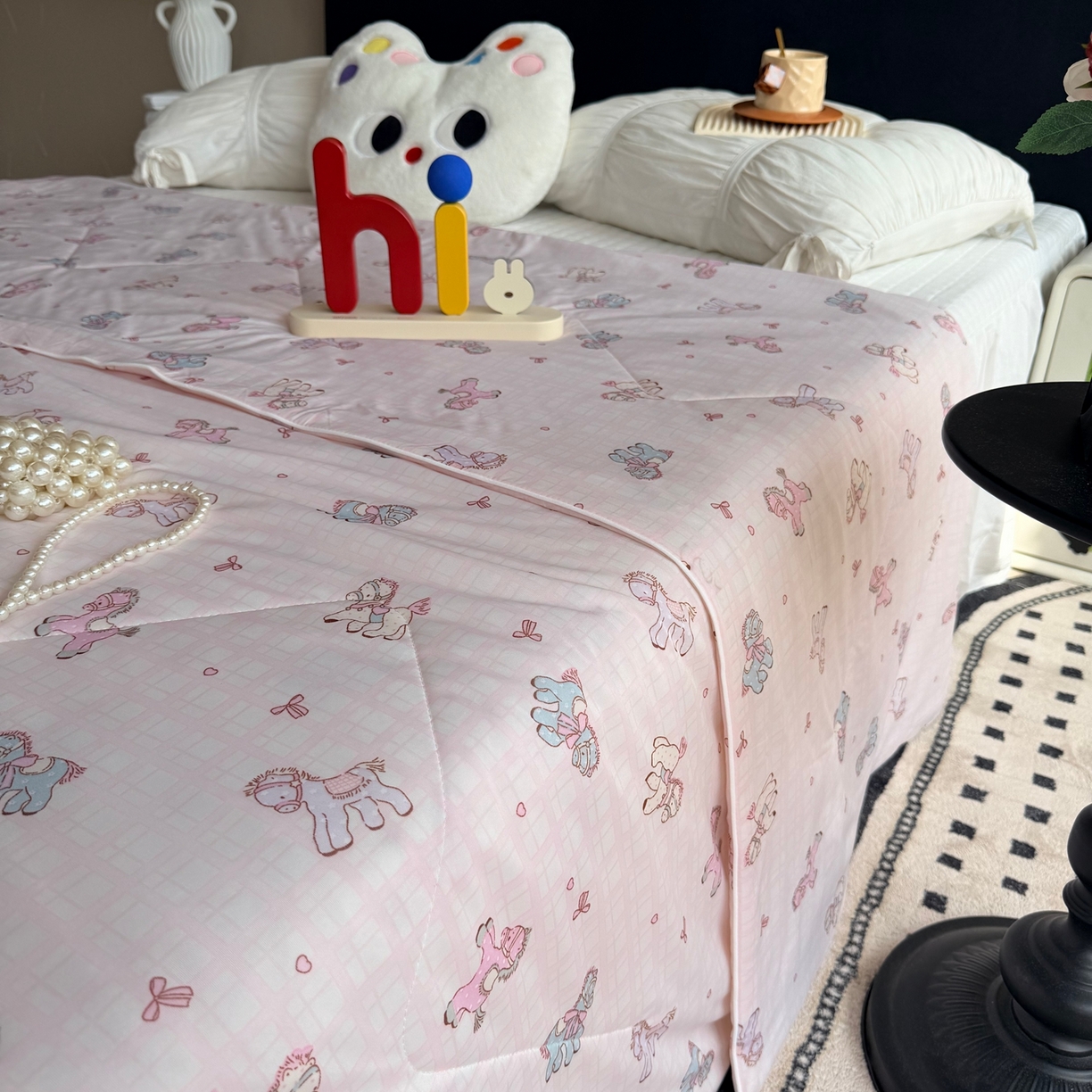 91家纺网 家纺一手货源 找家纺 莱豫家纺 2026春夏新款A类凉感小冰皮夏凉被夏被空调被 可爱小马粉